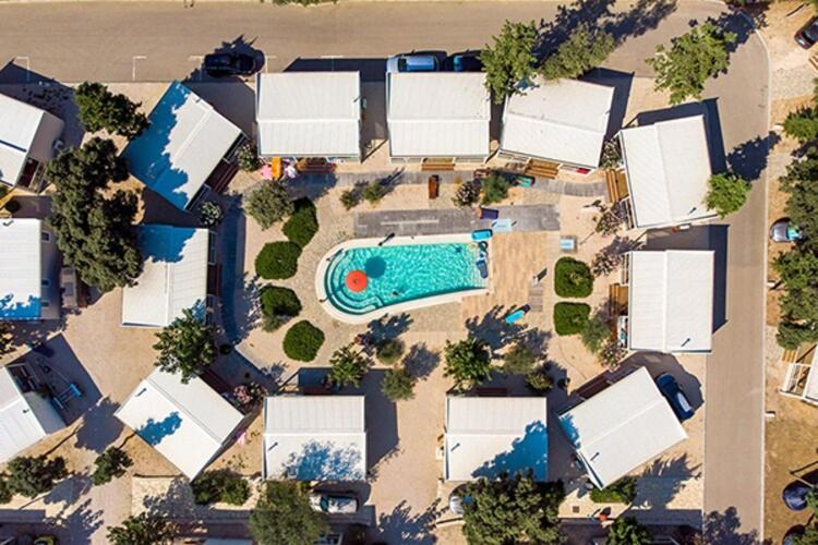 Mobile Home Mediteran Superior By The Pool In Caravan Park Strasko, Novalja Exterior foto